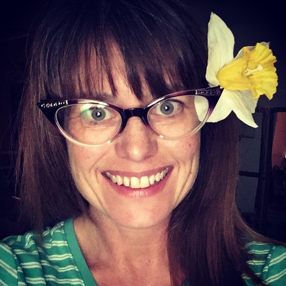 Meet your Posher, Angela - Picture 1 of 8